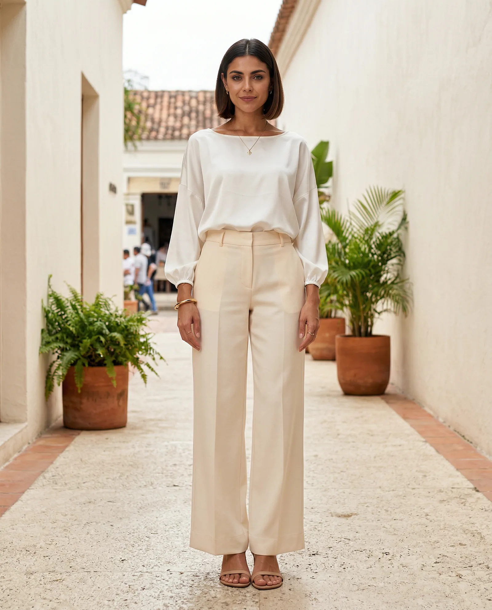 Detalle de Blusa Bandeja Satin de YACADI.