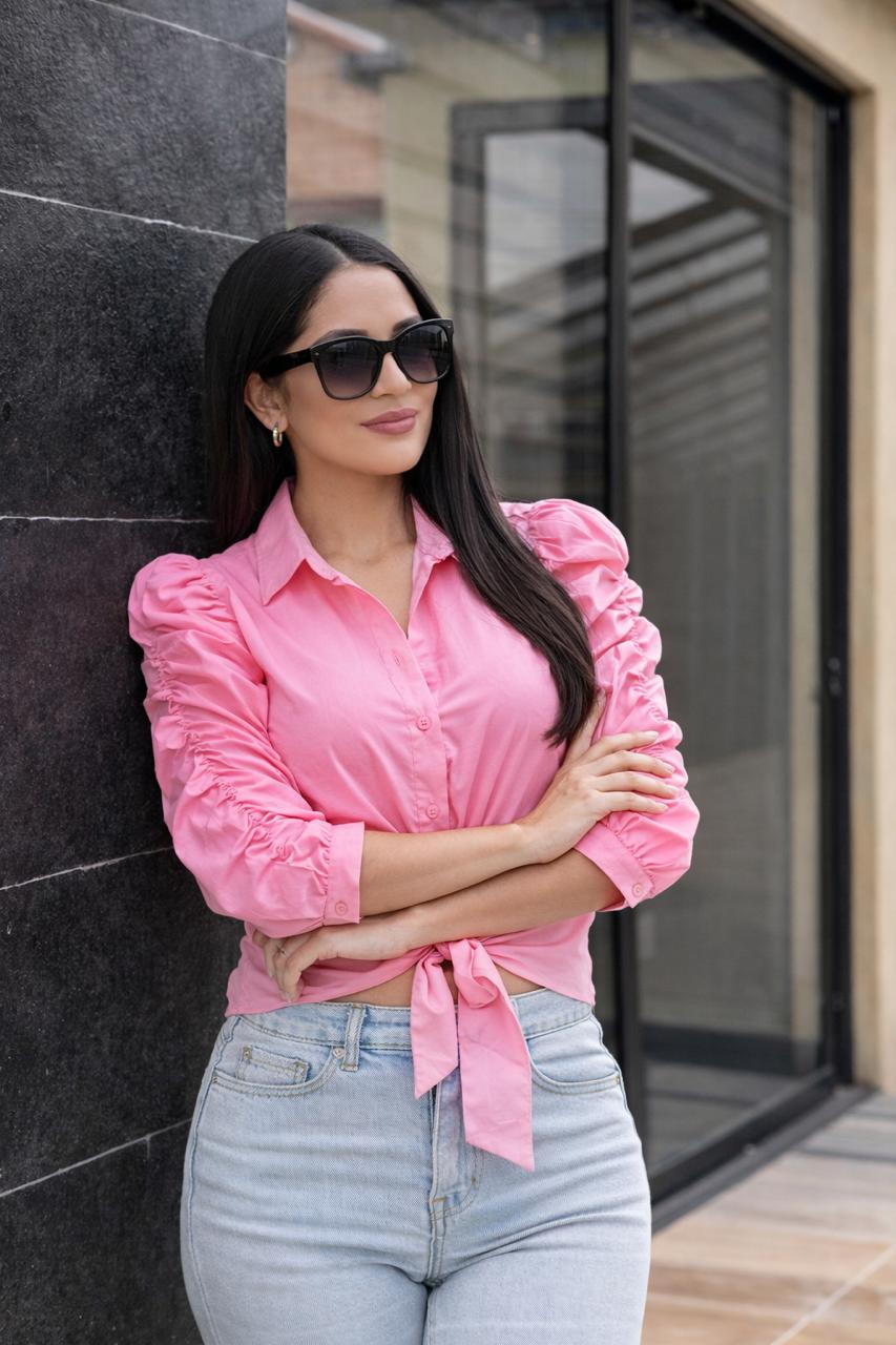 Vista adicional de Blusa Betty de YACADI.