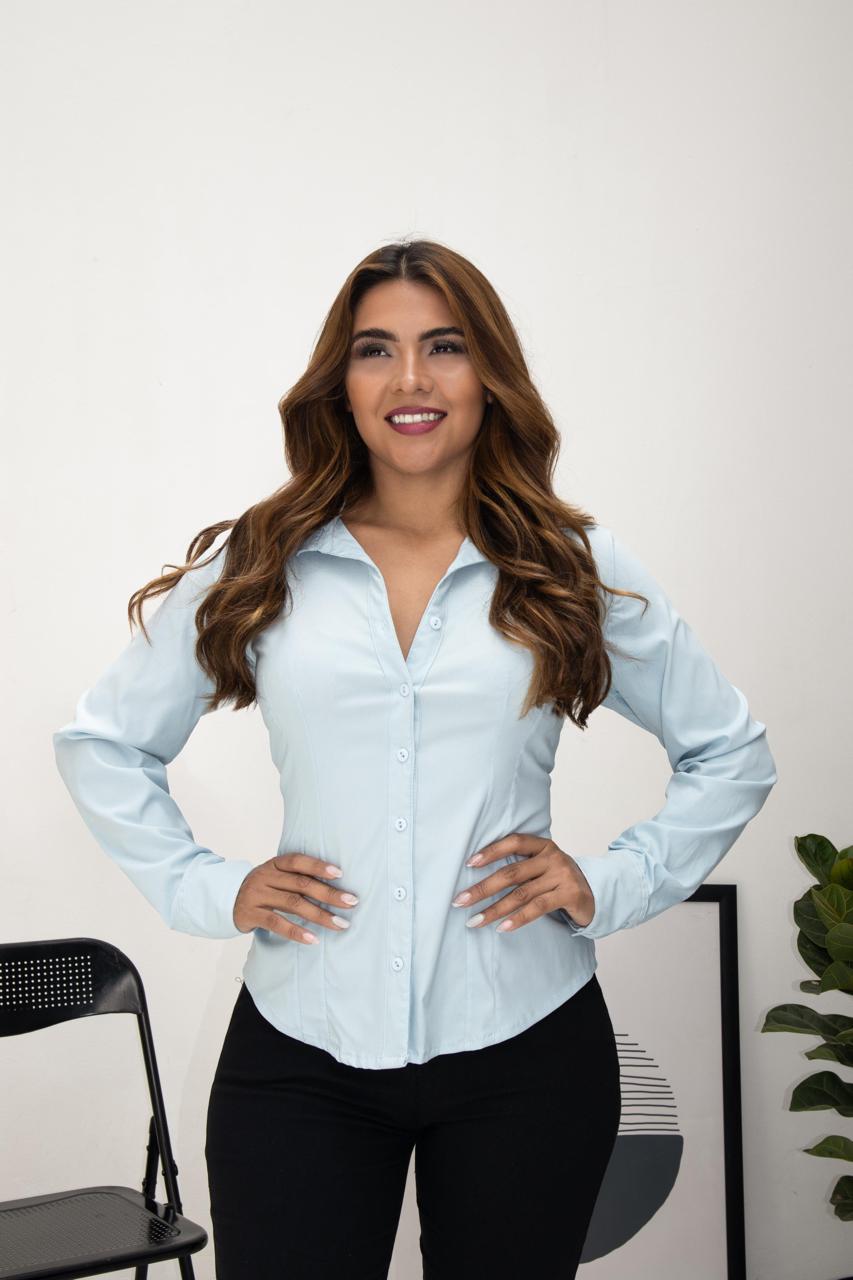 Vista adicional de Blusa Clasica Bengalina de YACADI.