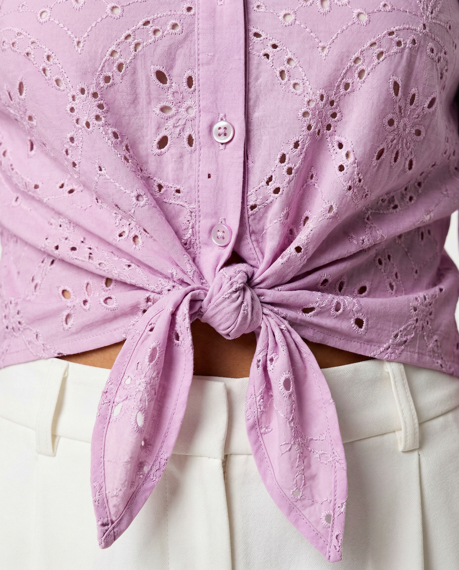 Vista adicional de Blusa Clasica Ojalillo de YACADI.