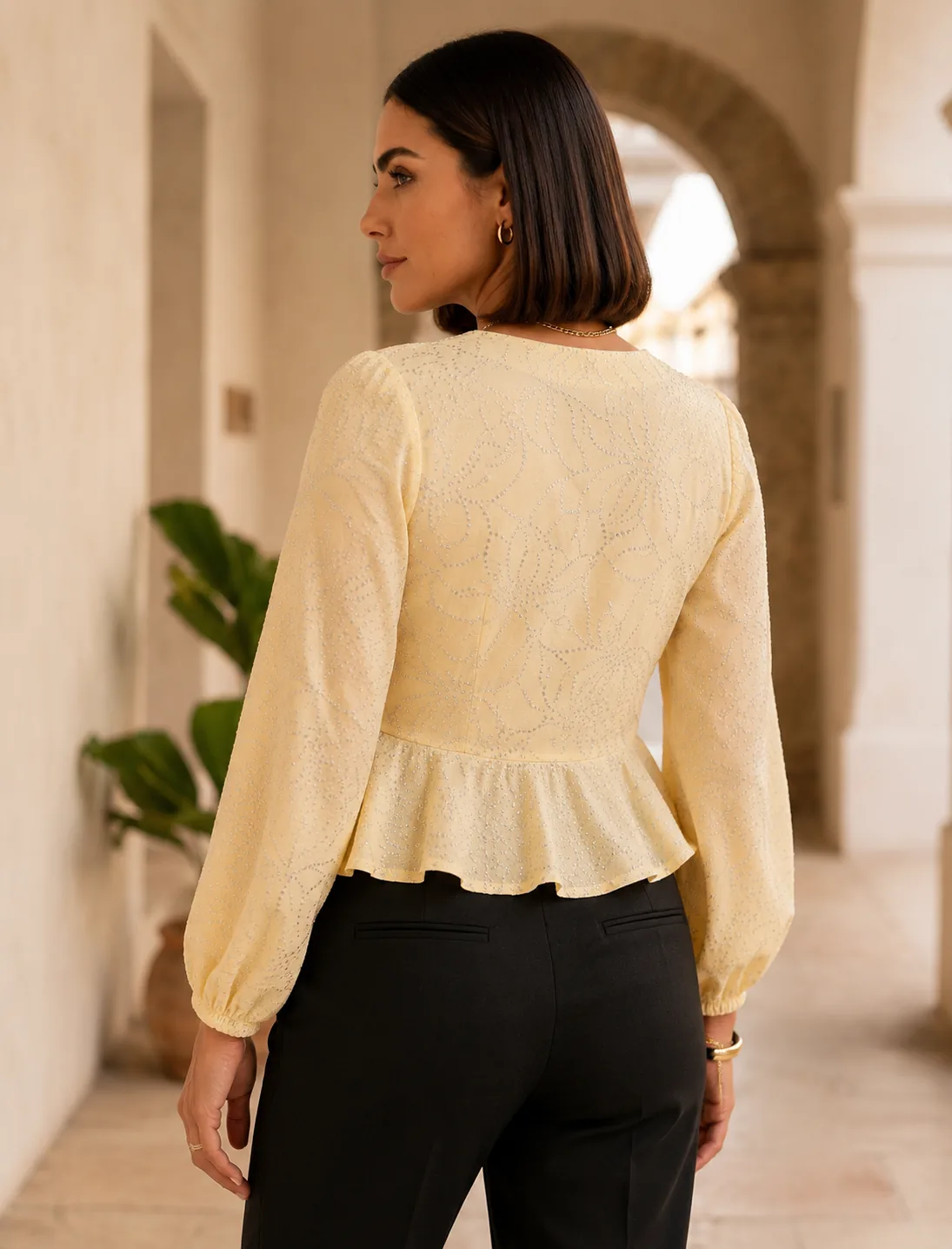 Referencia 5 de Blusa Luisa Brillantes de YACADI.