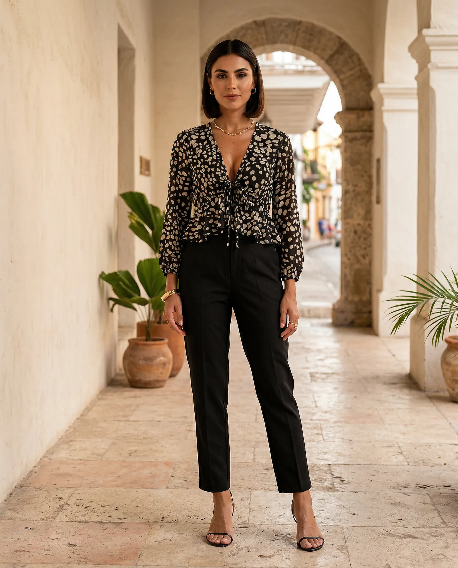 Vista principal de Blusa Luisa Puntos de YACADI.