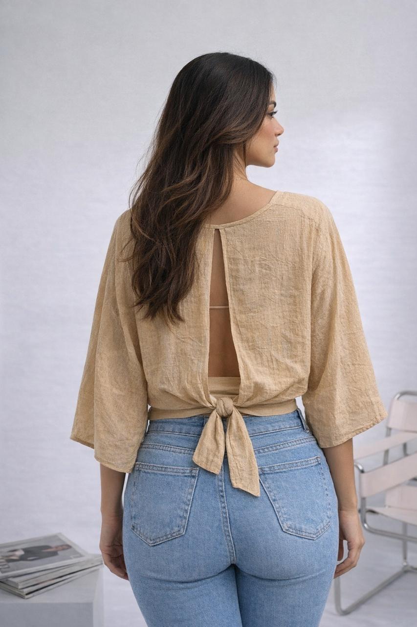 Vista adicional de Blusa Mariposa de YACADI.