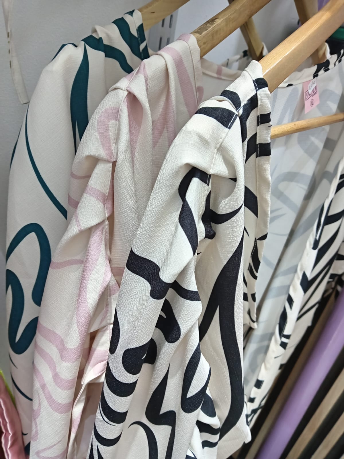 Vista adicional de Nuevo Blusa Lulu de YACADI.