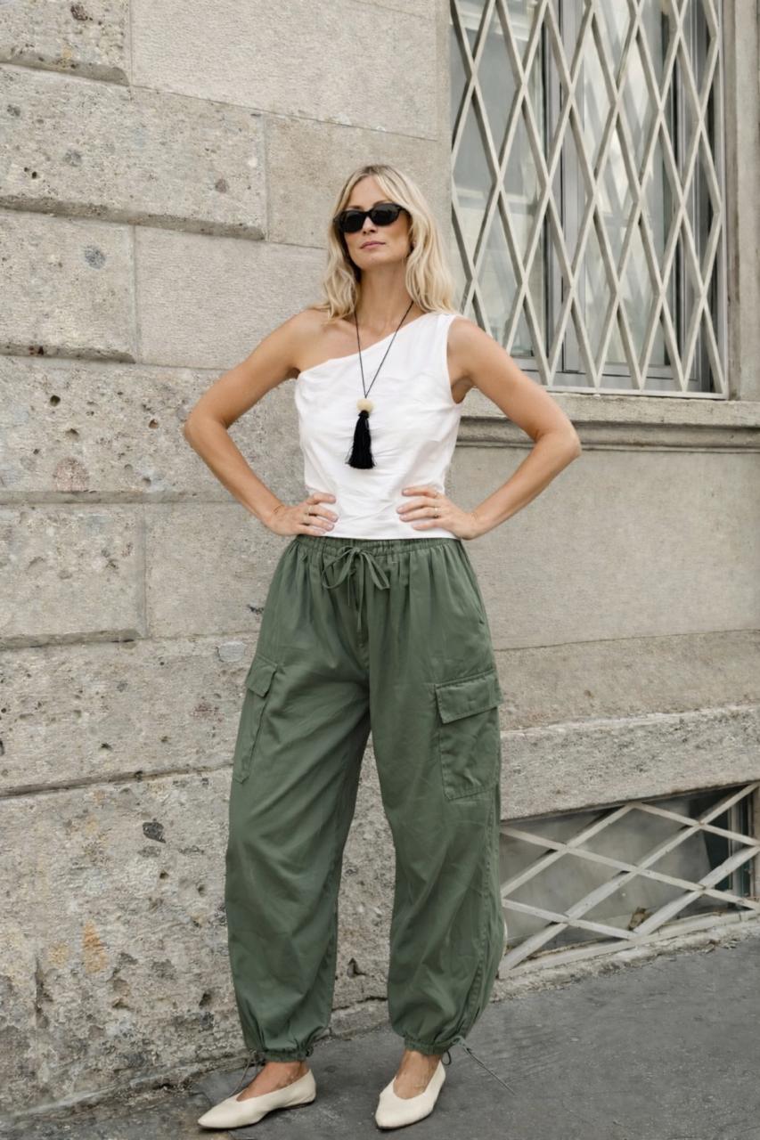 Referencia 8 de Pantalon Barrel de YACADI.